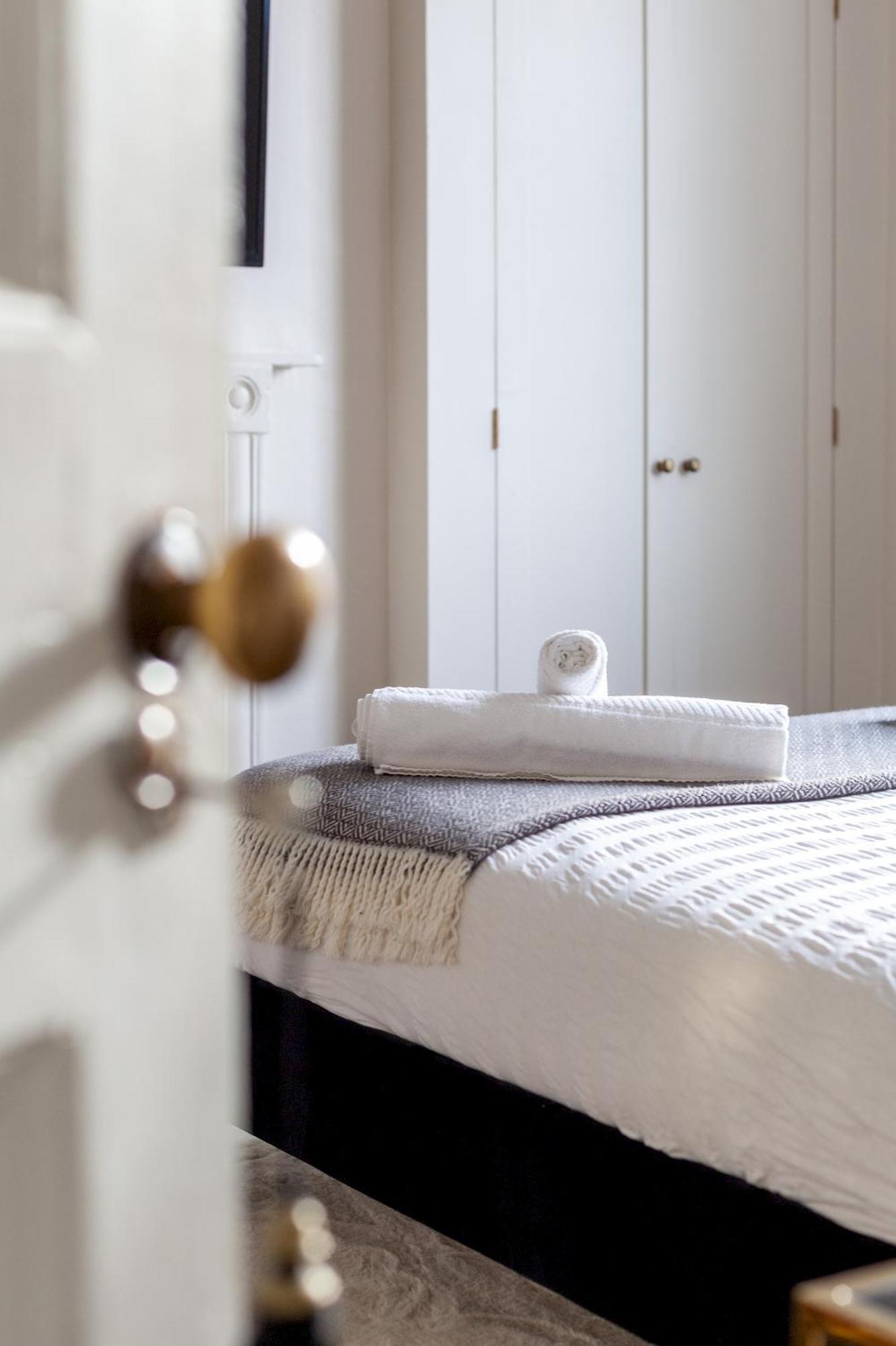 The New Cross Premier Rooms Лондон Экстерьер фото