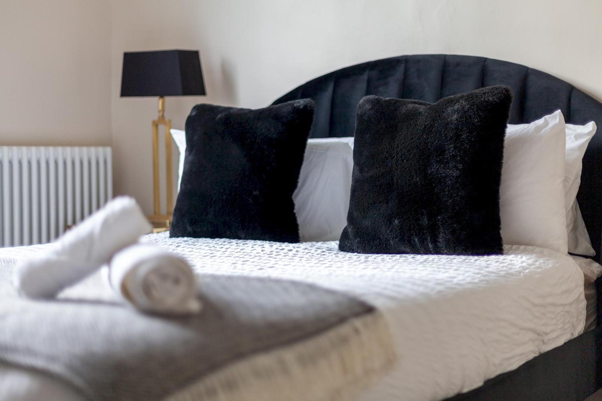 The New Cross Premier Rooms Лондон Экстерьер фото