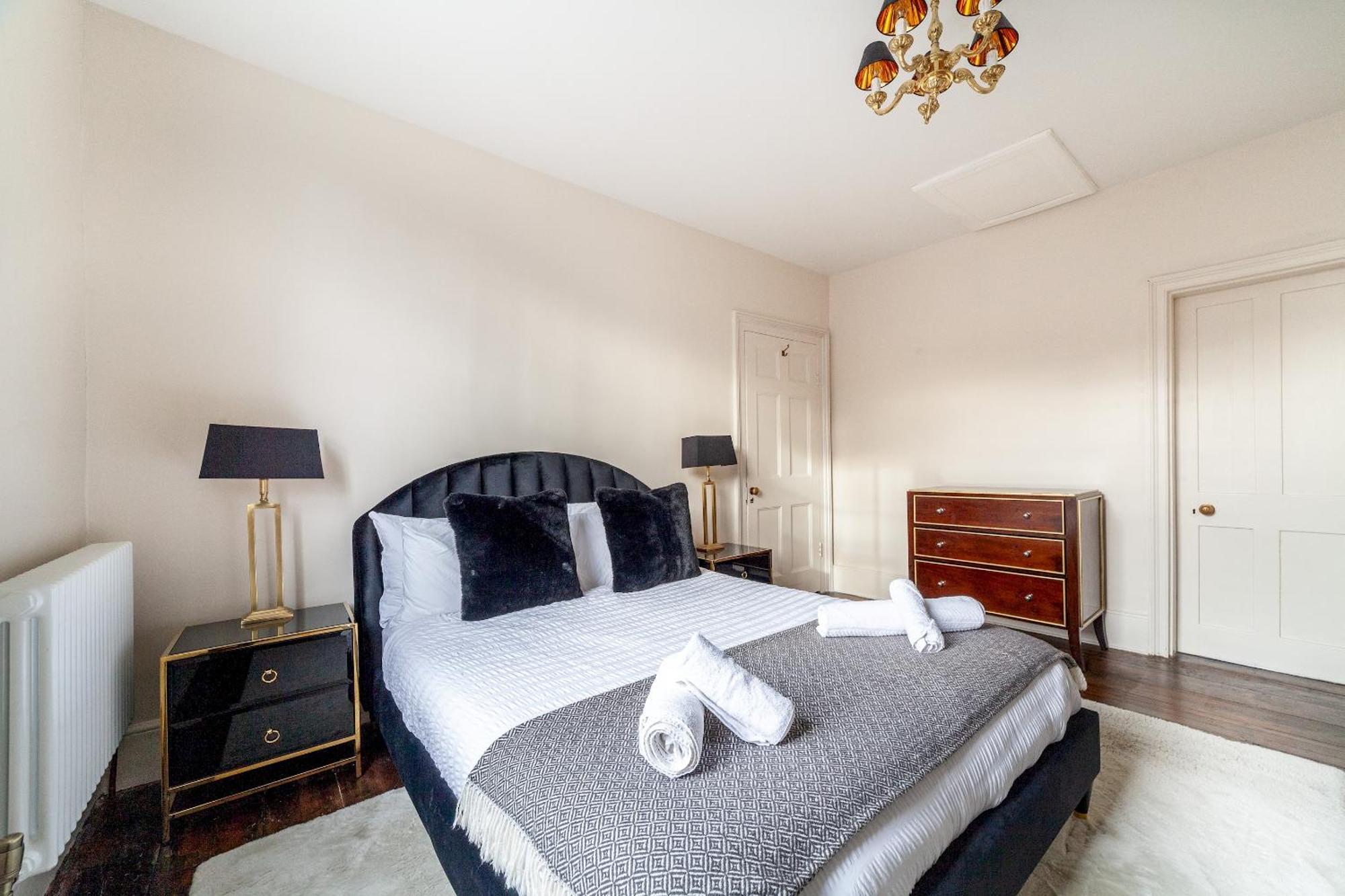 The New Cross Premier Rooms Лондон Экстерьер фото
